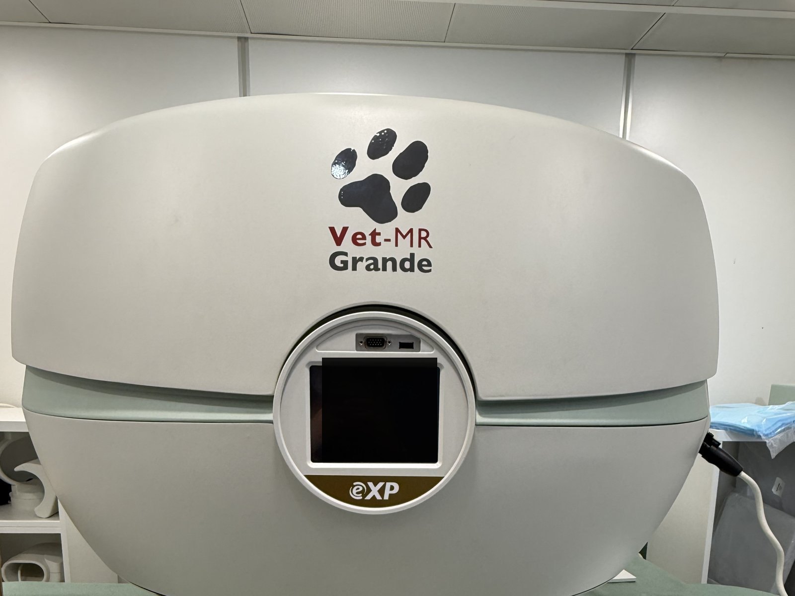 Pengimbas MRI veterinar Esaote Vet-MR Grande di Gasing Veterinary Hospital
